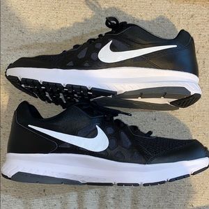 NWT Men’s Nike Dart XI